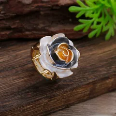 Rose For Women Zinc Alloy Rings In Rose Red Featuring Enamel Craftsmanship 2