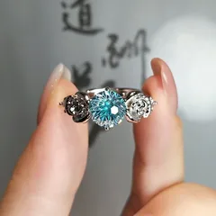 Luxurious Women’s Copper Rings For Flowers Featuring Electroplated And Faceted Craftsmanship