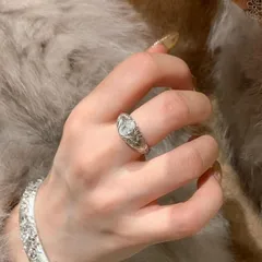 Women’s Electroplated Copper Flower Carving Ring With Zircon Inlay, Elegant Floral Design Jewelry 4