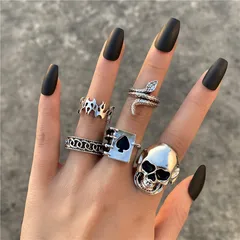 Set Of 5 Women’s Geometric Silver Rings For Stylish Looks, Alloy Material With 0.01µm KC Golden Plated Coating
