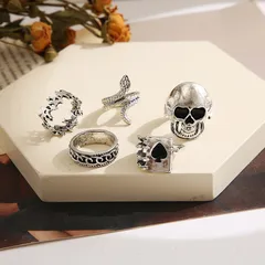 Set Of 5 Women’s Geometric Silver Rings For Stylish Looks, Alloy Material With 0.01µm KC Golden Plated Coating 3