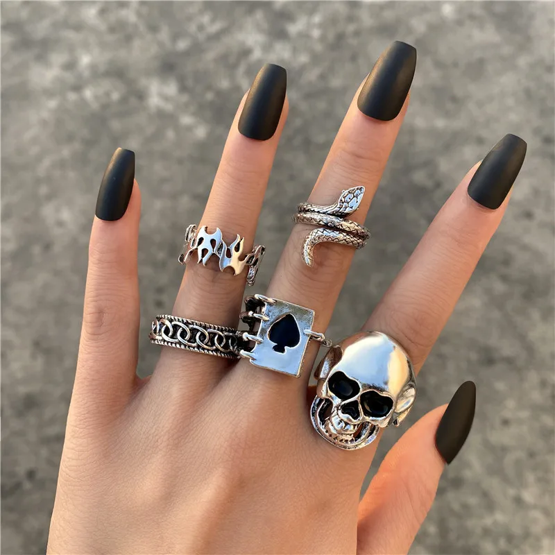 Set Of 5 Women’s Geometric Silver Rings For Stylish Looks, Alloy Material With 0.01µm KC Golden Plated Coating 5