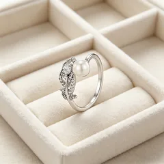 XUPING Women’s Platinum Plated Leaf Ring For Women Featuring Zirconia Inlay With 0.01µm Coating Thickness, 1 Piece