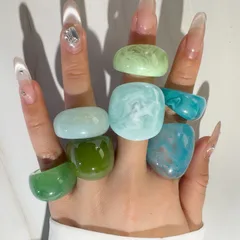 Sweet Women’s Wide Band Irregular Ring Featuring Ombre Resin Inlay Material 2