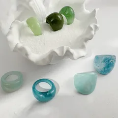 Sweet Women’s Wide Band Irregular Ring Featuring Ombre Resin Inlay Material 3