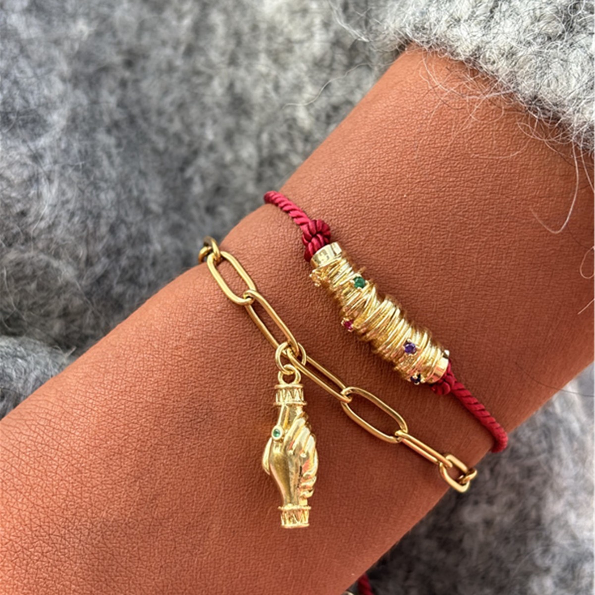 Palm Pattern Women’s Bracelet In Copper With 18K Real Gold Electroplated Finish And Zircon Inlay