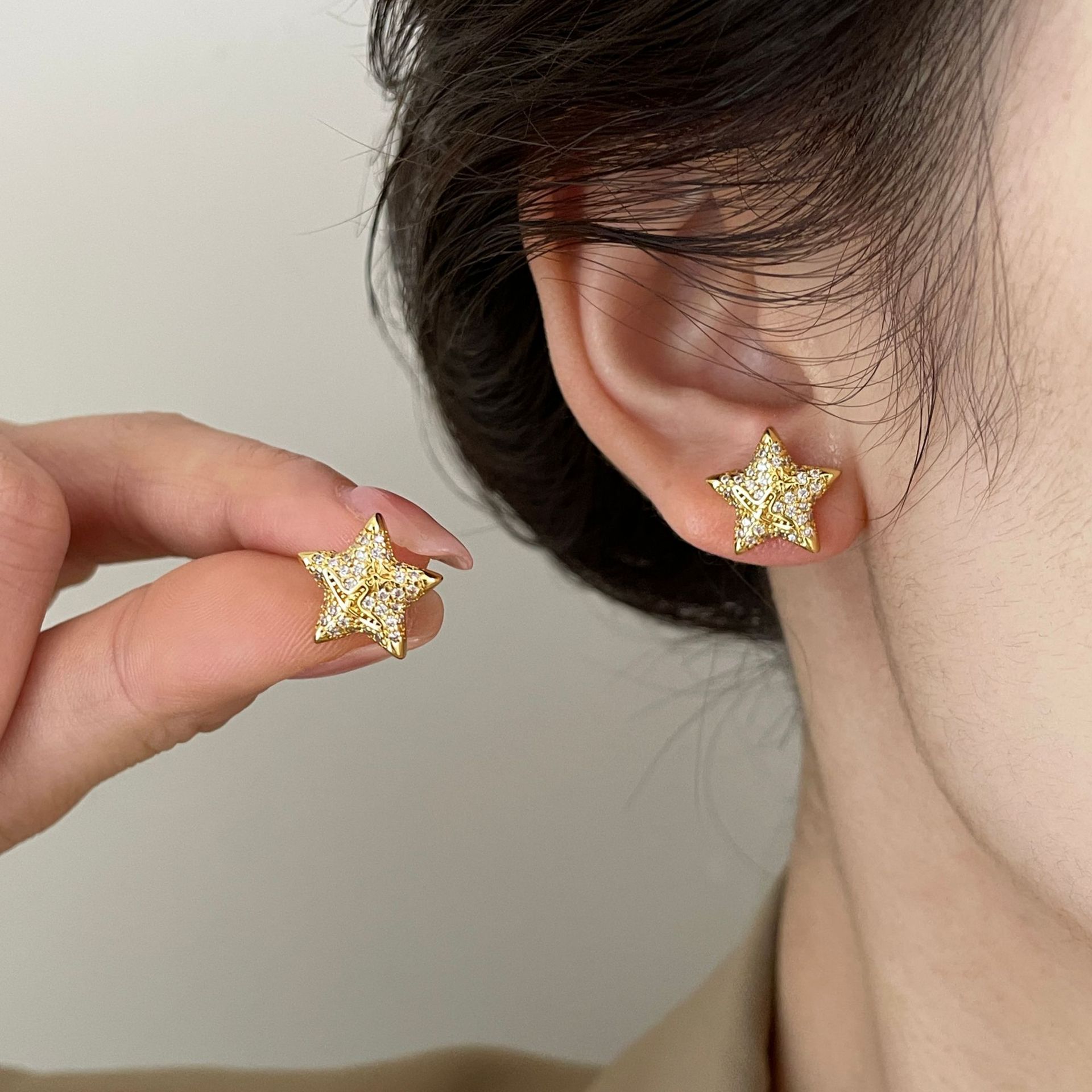 Pentagram Stud Earrings For Women With Copper Posts And Zircon Inlay, Electroplated Gold Plating Process 2
