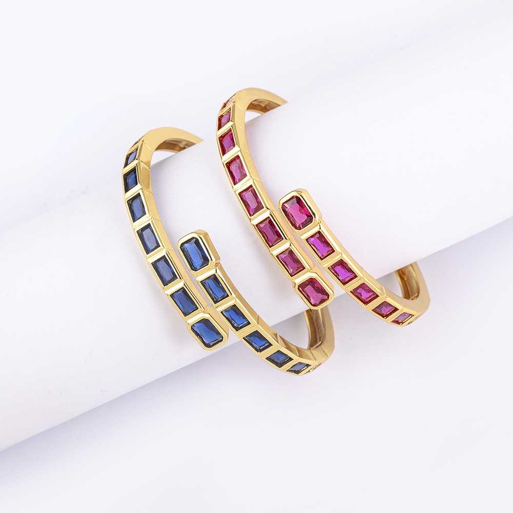 Retro Copper Bangle For Women With 18K Real Gold Plated Finish And Rhinestone Inlay 4