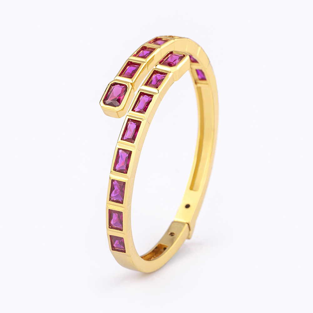 Retro Copper Bangle For Women With 18K Real Gold Plated Finish And Rhinestone Inlay 5