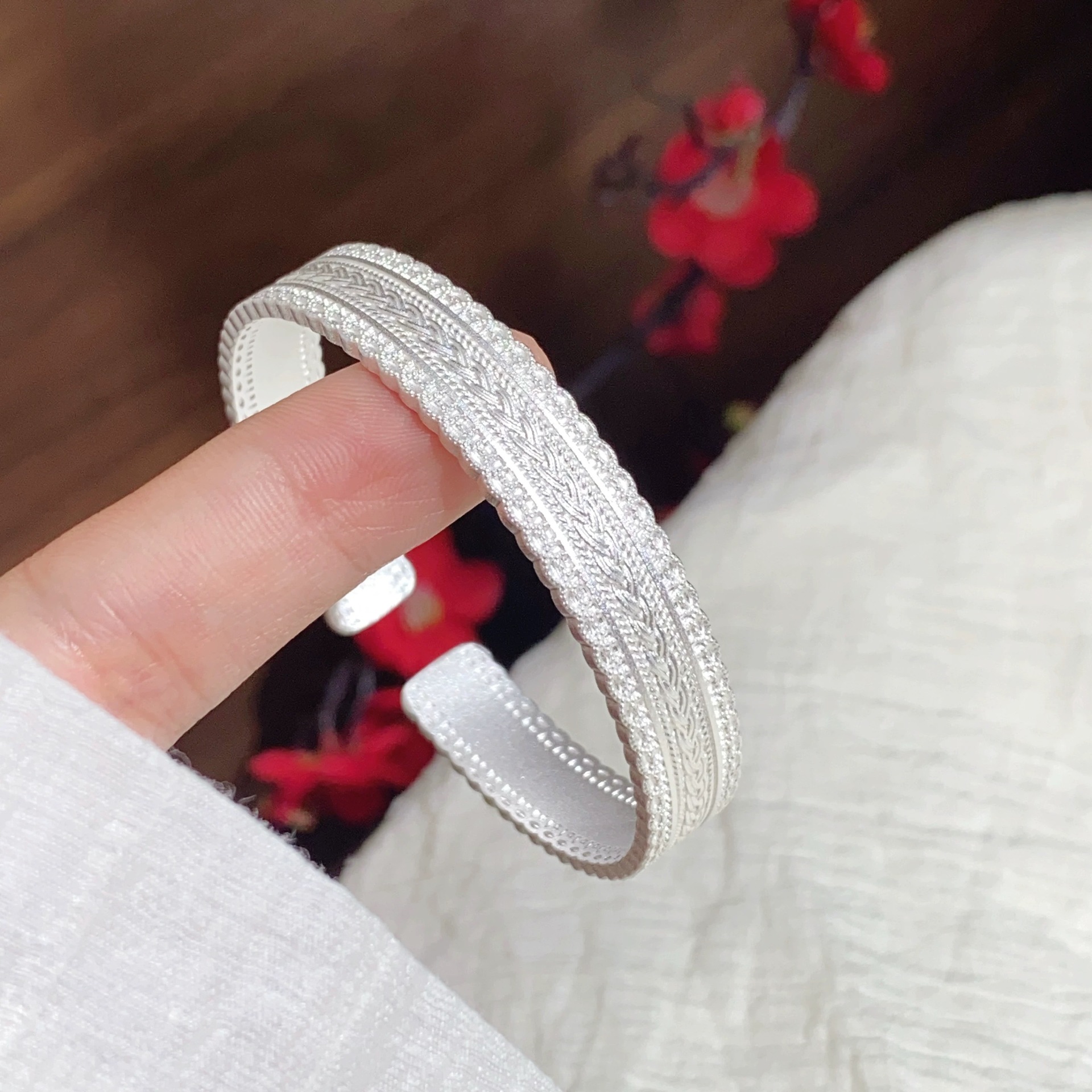 Retro Electroplated Copper Wristband For Women In Gold, Perfect For Festival Wear 4