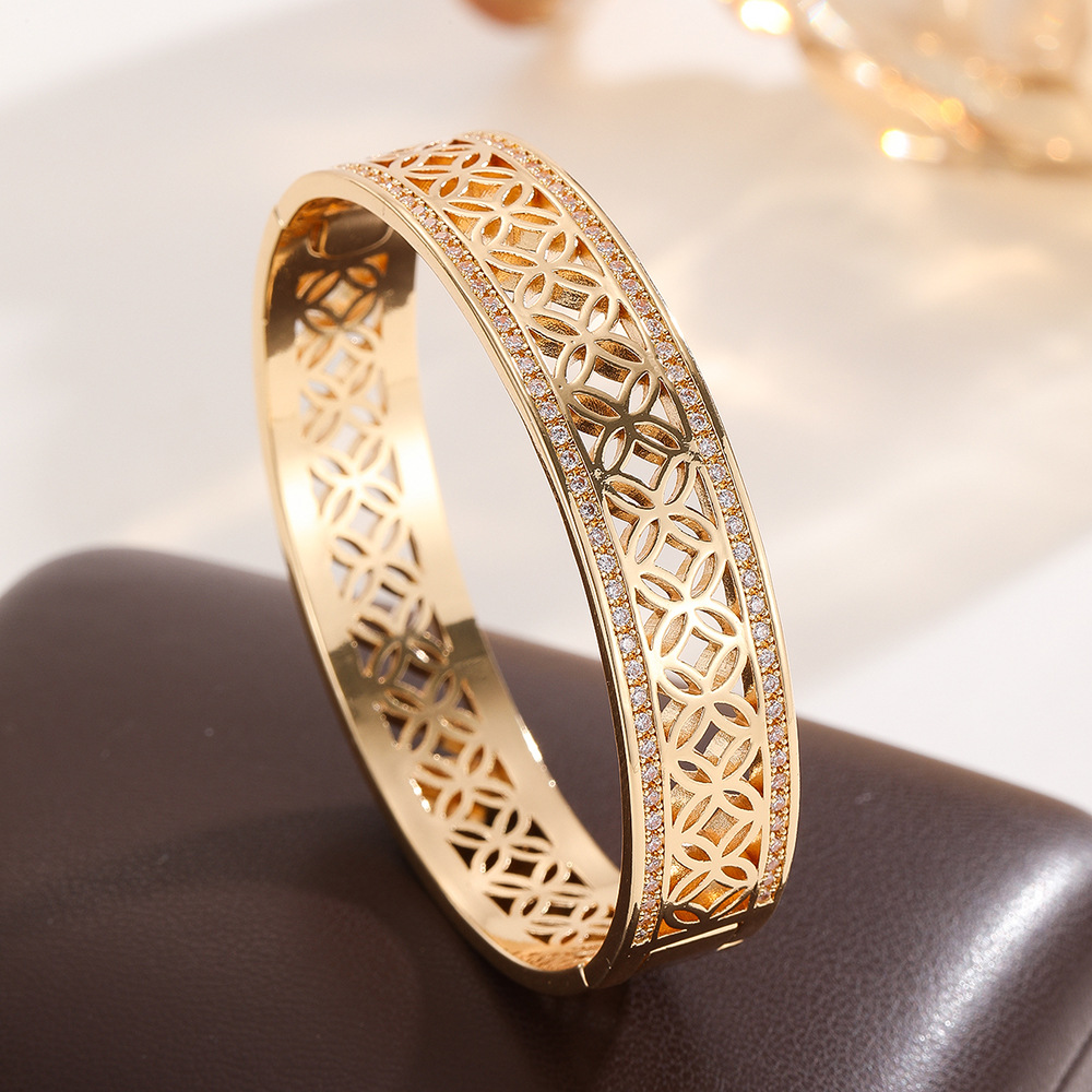 Retro Floral Copper Bangle With Gold Inlay And Rhinestone Accents