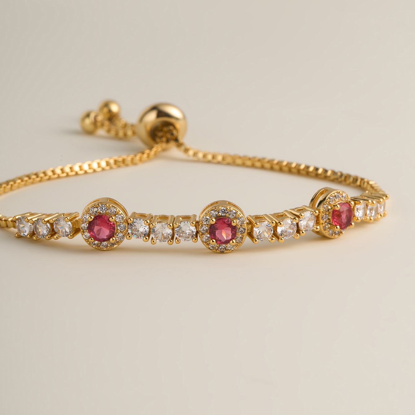 Round Claw Setting Bracelet For Women In Copper With 18K Real Gold Plated Water Plating And Zircon Inlay, Featuring Box Chain 4