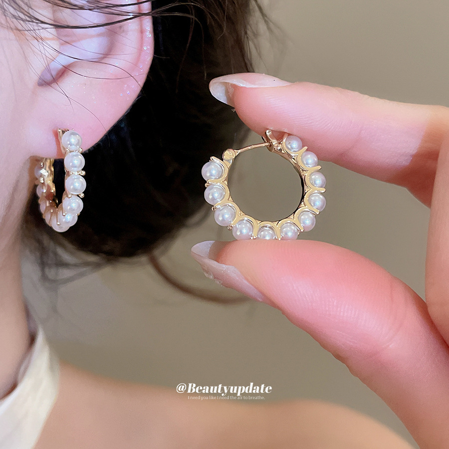 Round Clip Earrings For Women Featuring Imitation Pearl Inlay With 14K Real Gold Electroplated Plating