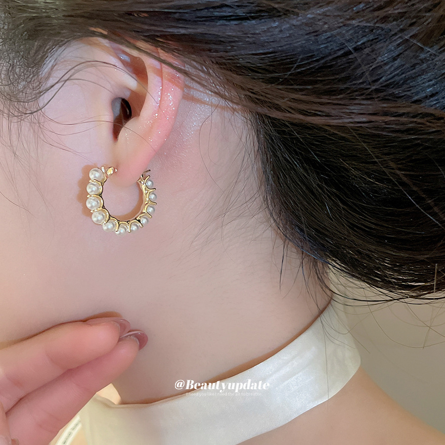 Round Clip Earrings For Women Featuring Imitation Pearl Inlay With 14K Real Gold Electroplated Plating 3