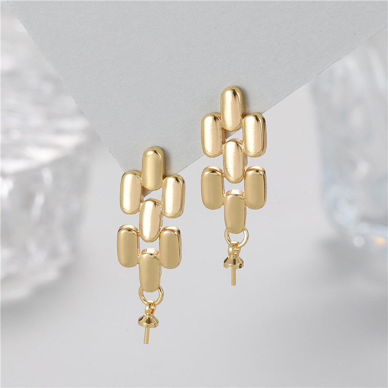 Round Earrings For Women Featuring 14K Real Gold Plated Copper With Artificial Pearl Inlay 4