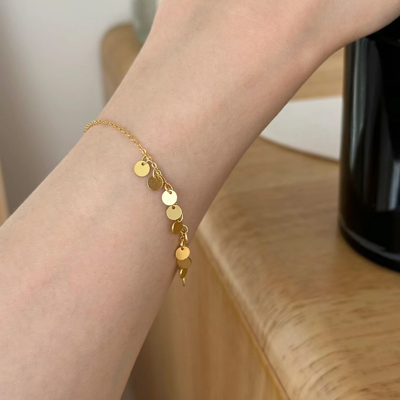 Round Electroplated Copper Bracelet For Women In Gold, Perfect For Business Occasions 3