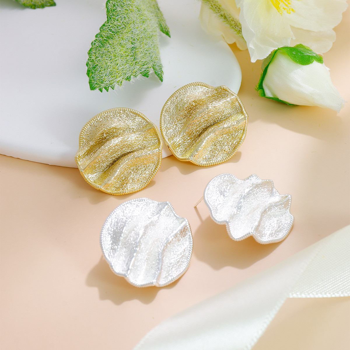 Round Folded Stud Earrings For Women In Copper Material With 0.03µm Copper Plated Water Plating