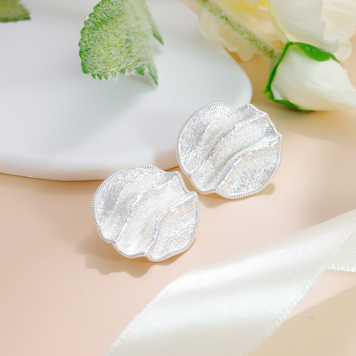 Round Folded Stud Earrings For Women In Copper Material With 0.03µm Copper Plated Water Plating 4