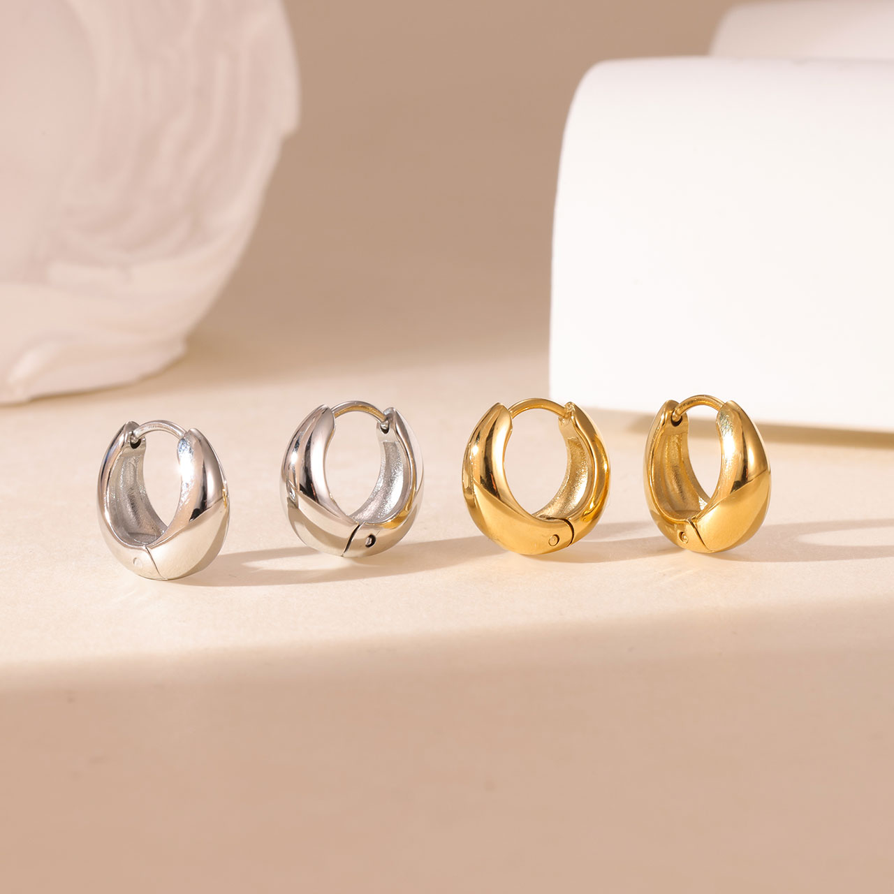 Round Hypoallergenic Earrings In 304 Stainless Steel With PVD Coated Gold Plating And 0.03µm-0.05µm Thickness 4