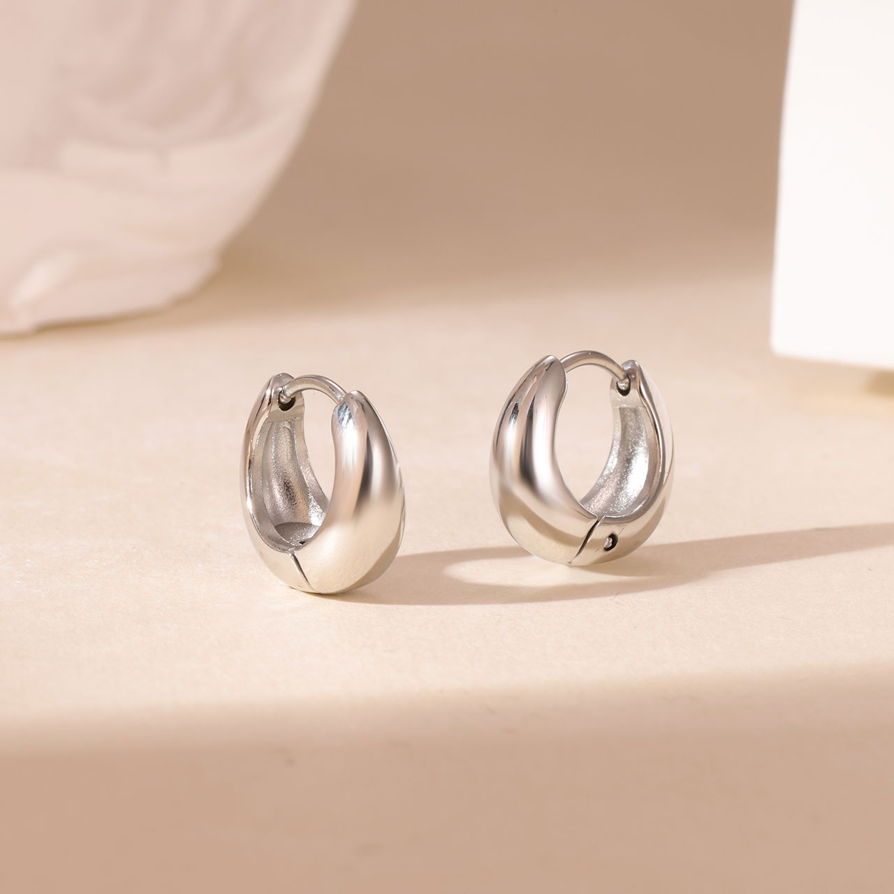 Round Hypoallergenic Earrings In 304 Stainless Steel With PVD Coated Gold Plating And 0.03µm-0.05µm Thickness 5