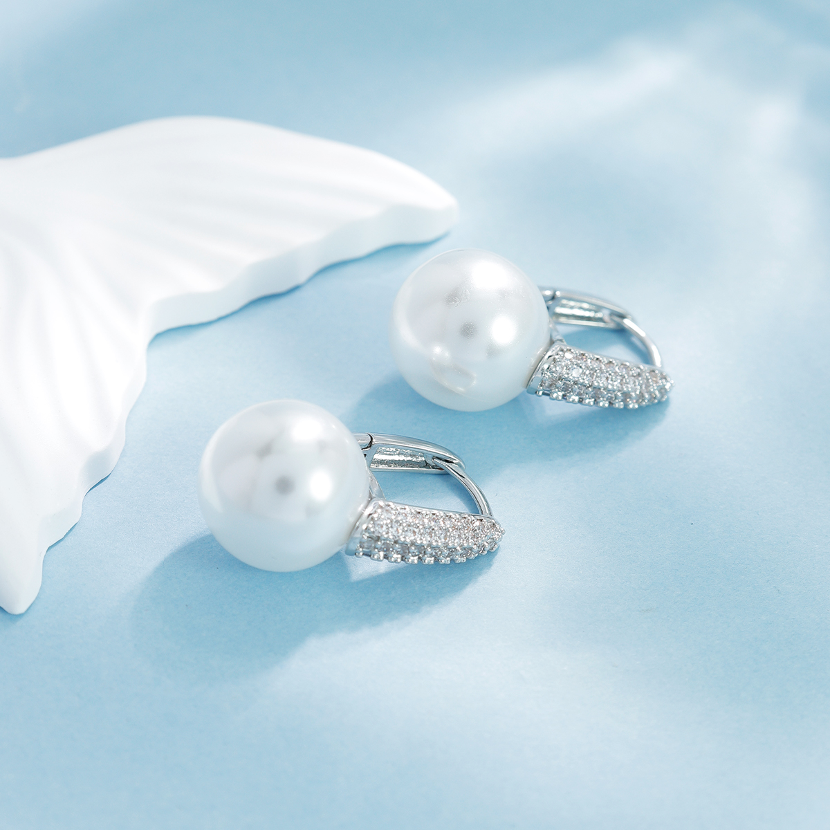 Round Pearl Earrings For Women With Bezel Setting In Copper Material Featuring Water Plating Process 2