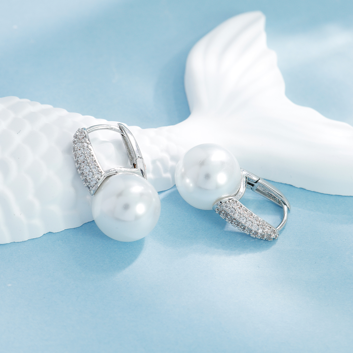 Round Pearl Earrings For Women With Bezel Setting In Copper Material Featuring Water Plating Process 3