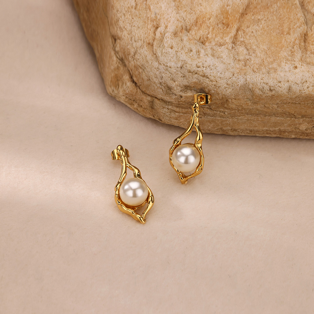 Round Waterproof Non Tarnish Stud Earrings For Women In Copper With 18K Real Gold Plated PVD Coating And Artificial Pearl Inlay 7