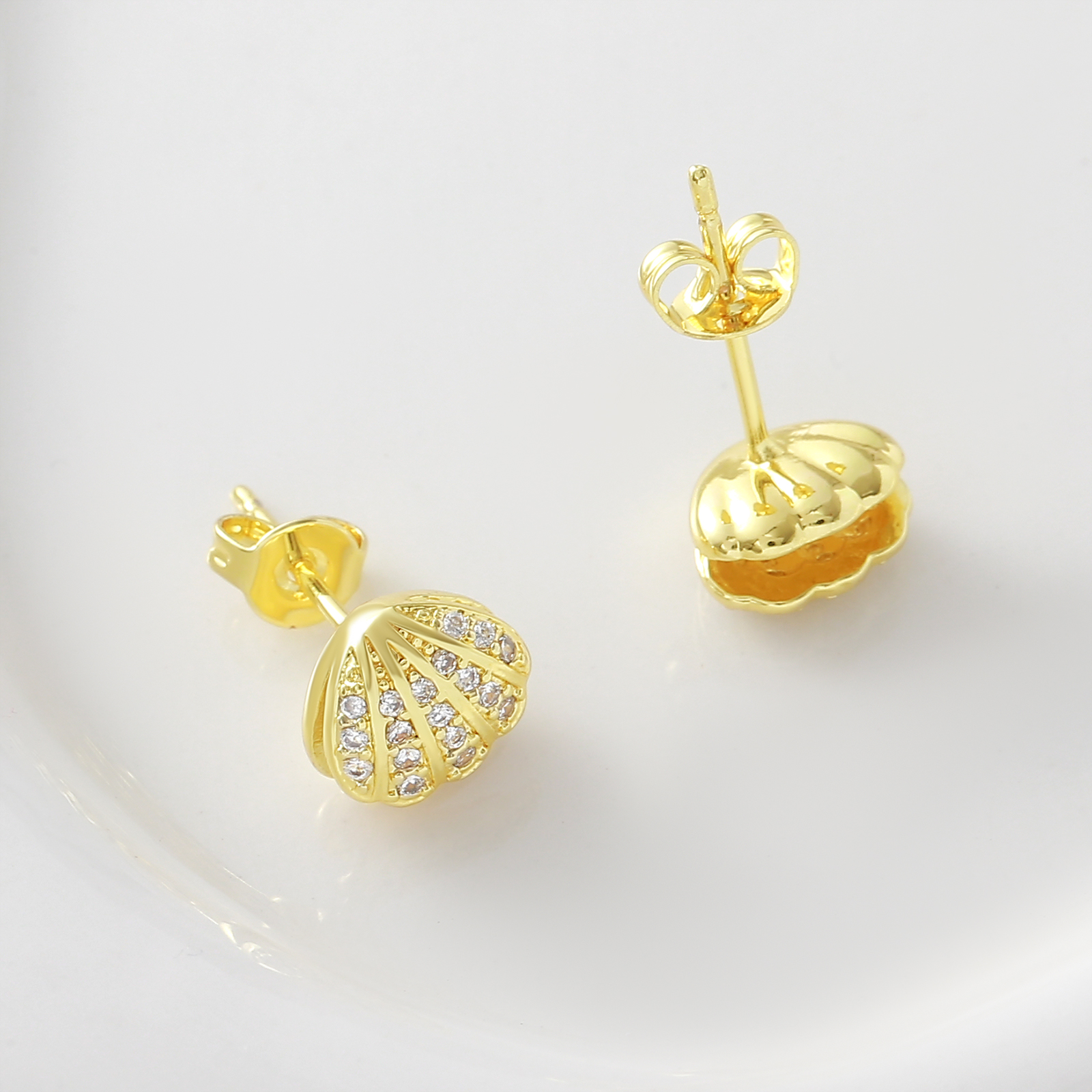 Scallop Stud Earrings With Bezel Setting, 18K Real Gold Plated Copper Featuring Zircon Inlay And 0.05µm-0.08µm Water Plating Thickness 3