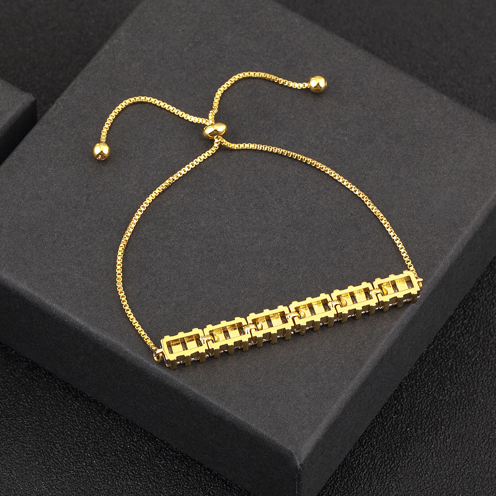 Simple Style Round Copper Bracelet With 18K Real Gold Plated Finish And Rhinestone Inlay 4