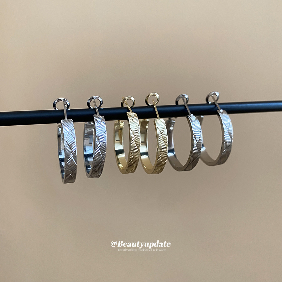 Simple Style Round Gold Earrings For Women, Electroplated Copper With 304 Stainless Steel Ear Pins 2