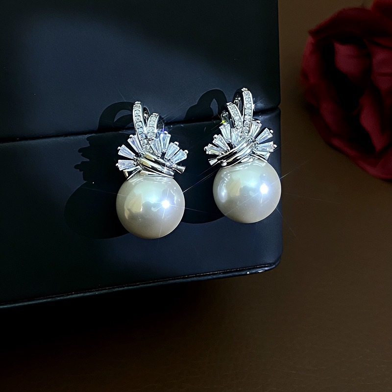Simple Style Round Stud Earrings For Women In Copper With Real Gold Plated Finish And Zircon Inlay, Golden Color 3