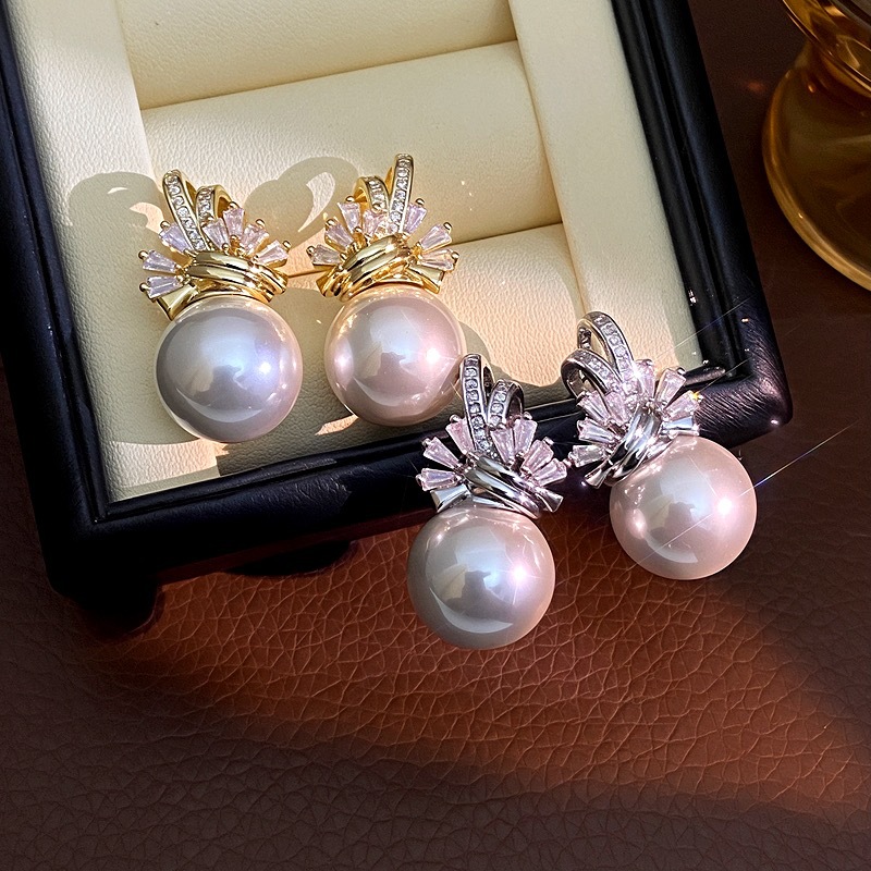 Simple Style Round Stud Earrings For Women In Copper With Real Gold Plated Finish And Zircon Inlay, Golden Color 4