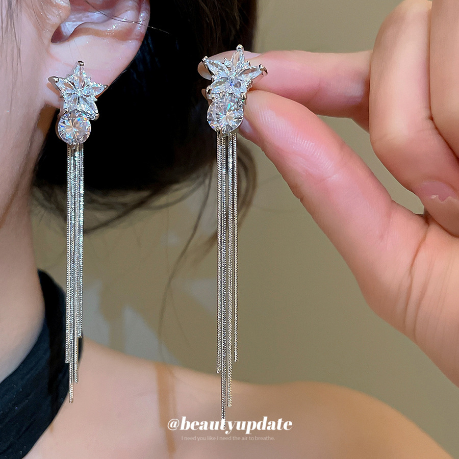 Simple Style Star Tassel Stud Earrings For Women In Copper With Zircon Inlay, 18K Real Gold Plated Finish 3