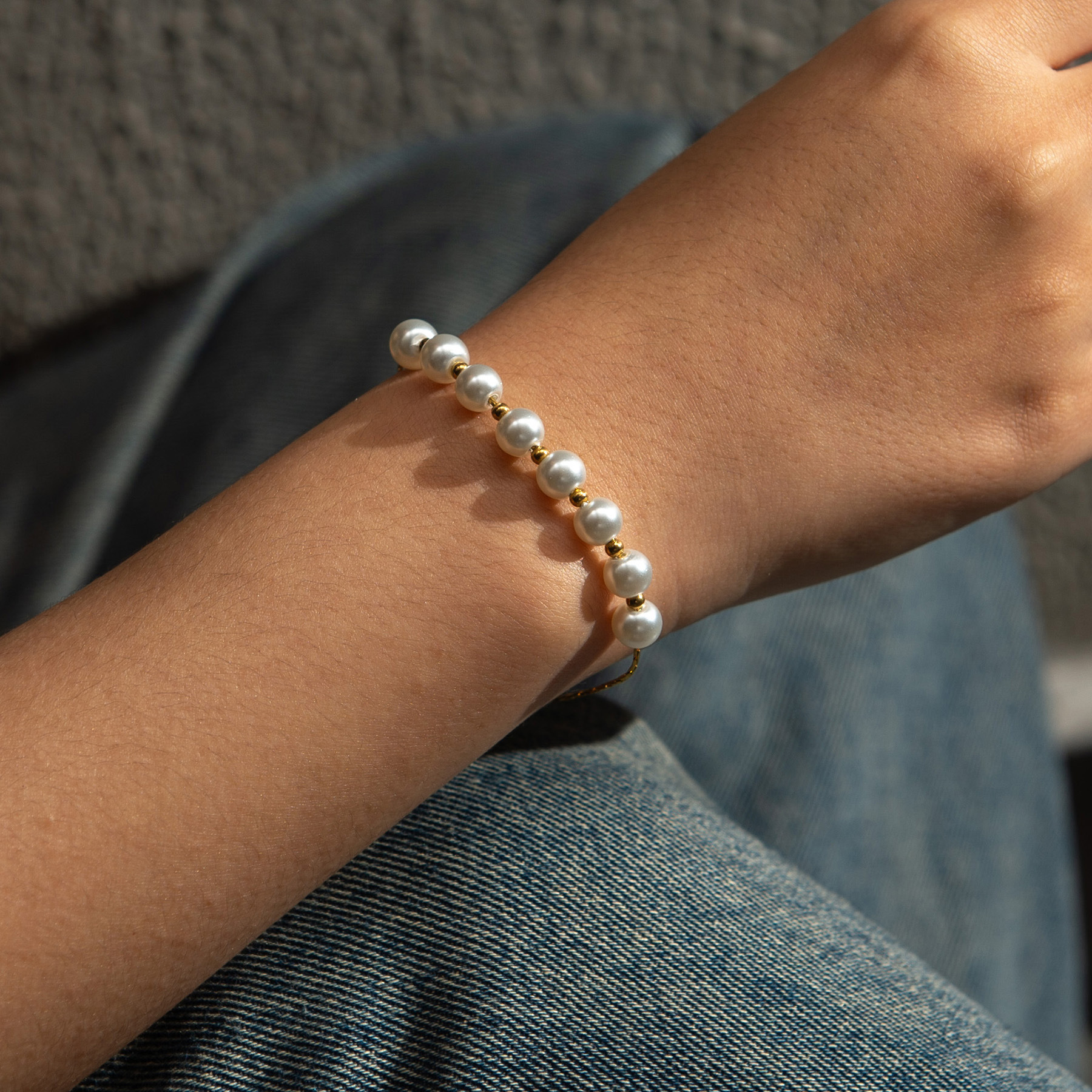 Simple Style Pearl Bracelet For Women With Electroplated Metal Finish