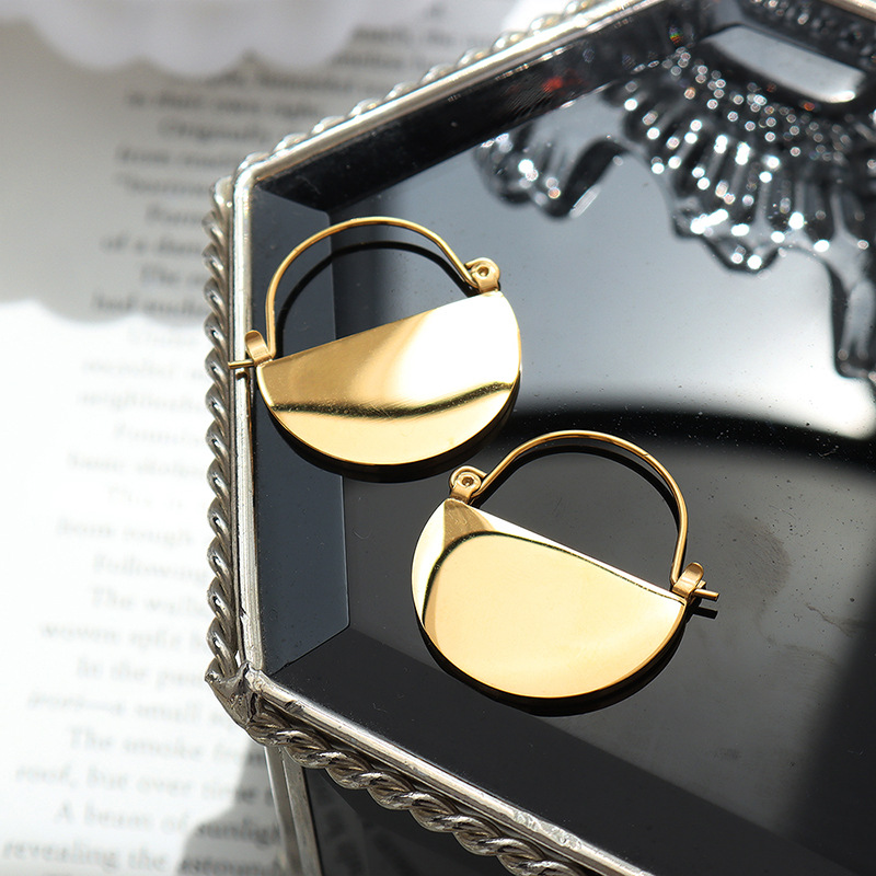 Xiaoxiang Bag Earrings For Women Featuring Electroplated Design With 304 Stainless Steel Posts And 18K Gold PVD Vacuum Plating