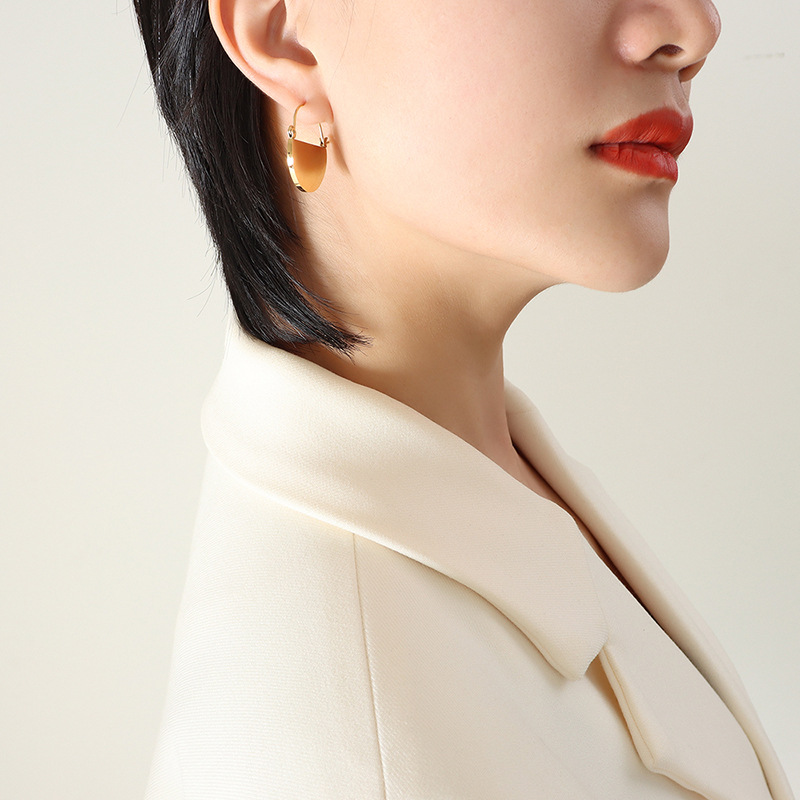 Xiaoxiang Bag Earrings For Women Featuring Electroplated Design With 304 Stainless Steel Posts And 18K Gold PVD Vacuum Plating 3