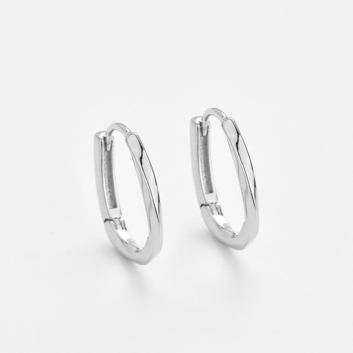 Simple Style Twist Earrings For Women In Copper Featuring Electroplated Craftsmanship 4