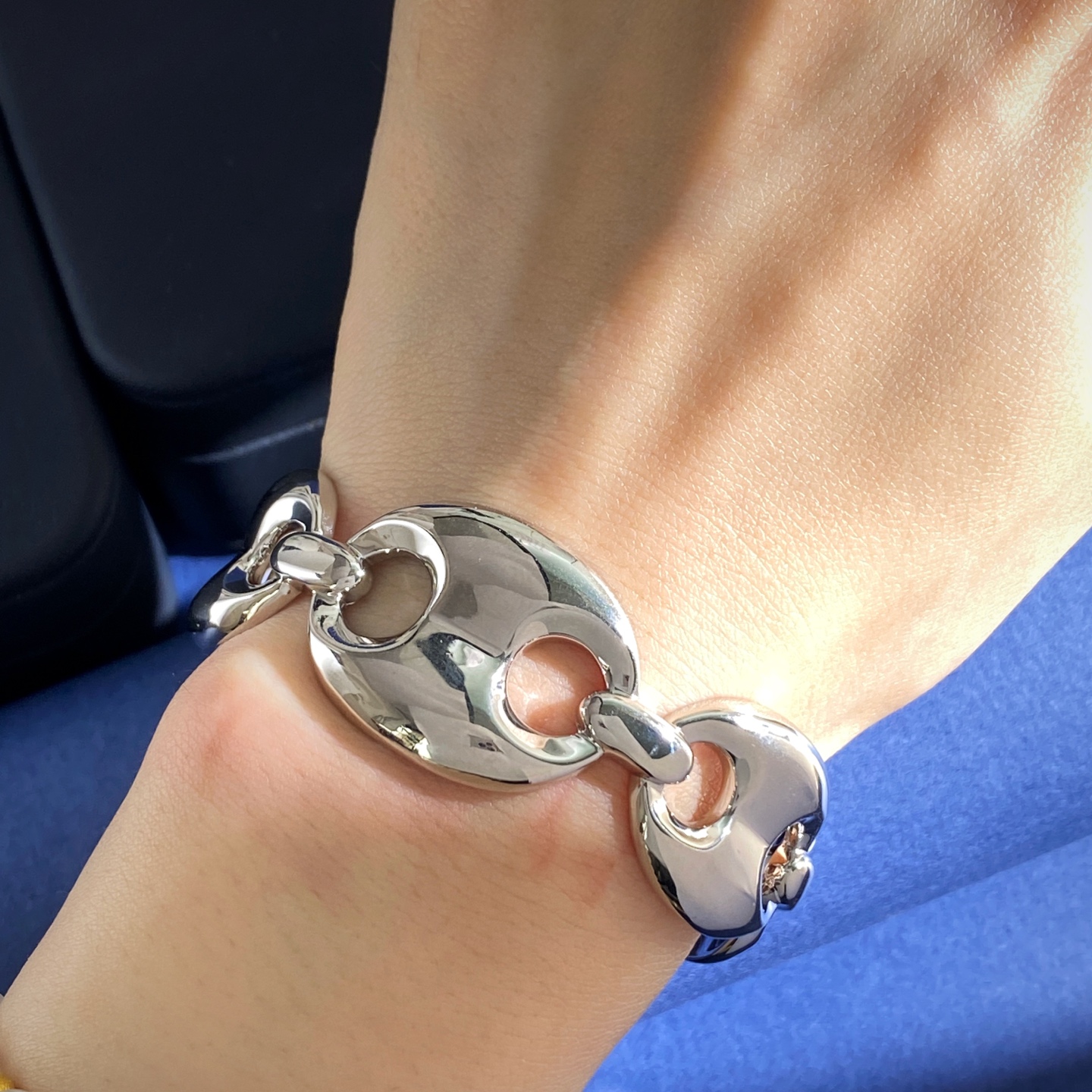 Smooth C Shape Wristband Bangle For Women In Copper With 18K Real Gold Plated Water Plating And 0.03µm Thickness 5