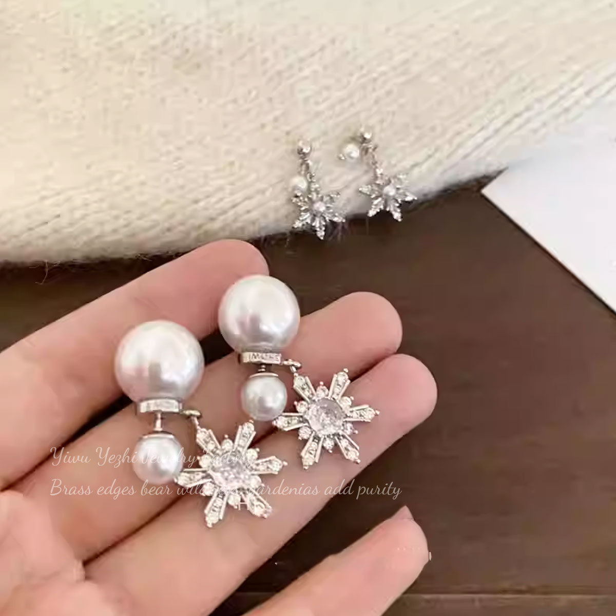 Sweet Snowflake Stud Earrings For Women In Real Gold Plated With Copper Posts Featuring Zircon Inlay 2