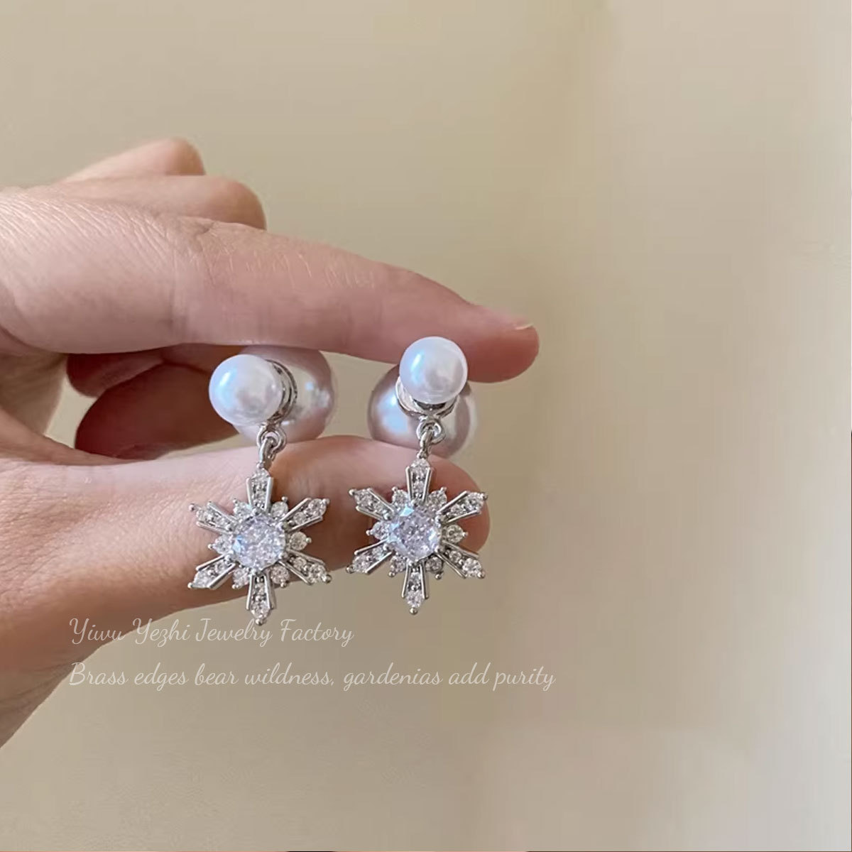 Sweet Snowflake Stud Earrings For Women In Real Gold Plated With Copper Posts Featuring Zircon Inlay 4