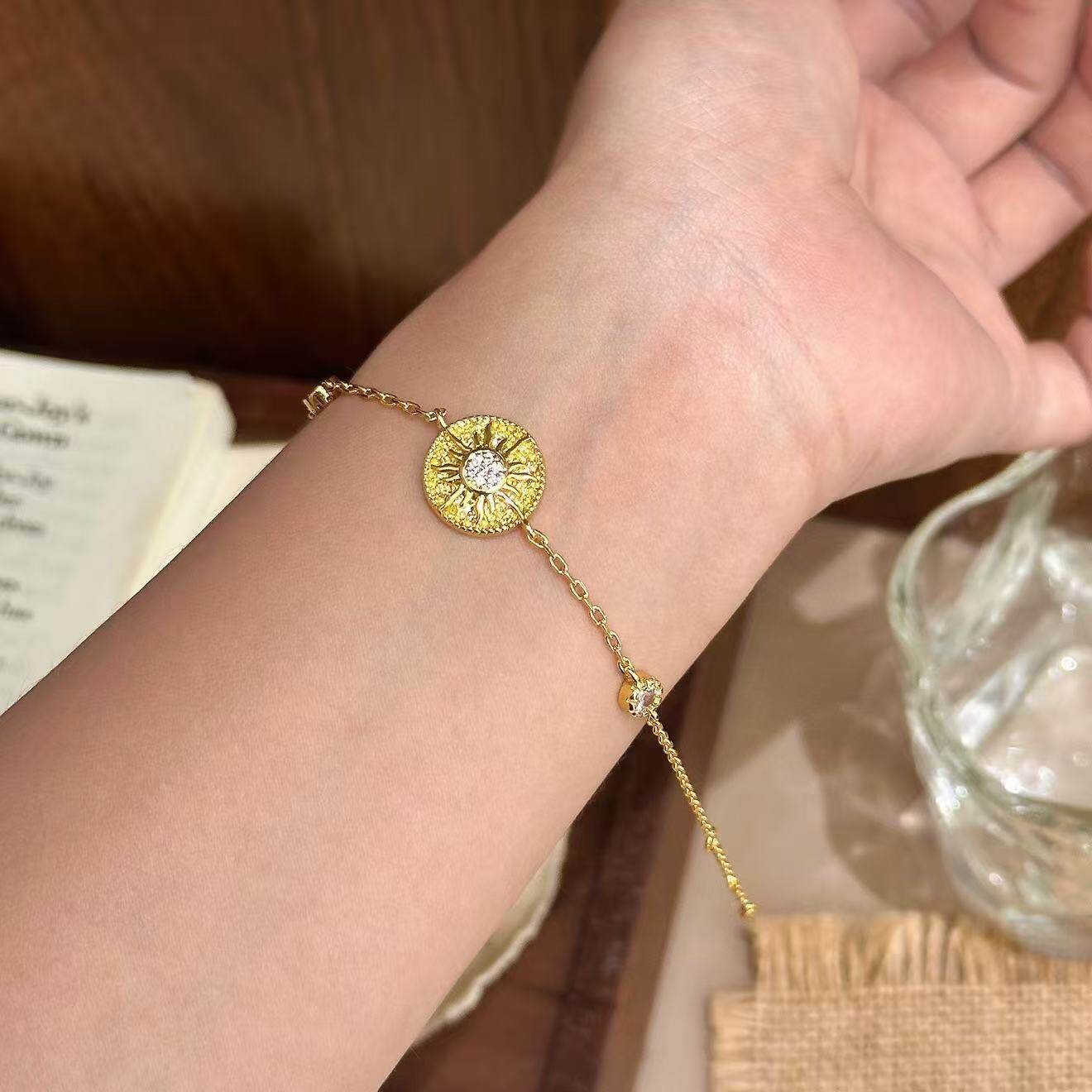 Sunflower Copper Bracelet For Women In Gold With Roman Style, Perfect For Travel 4