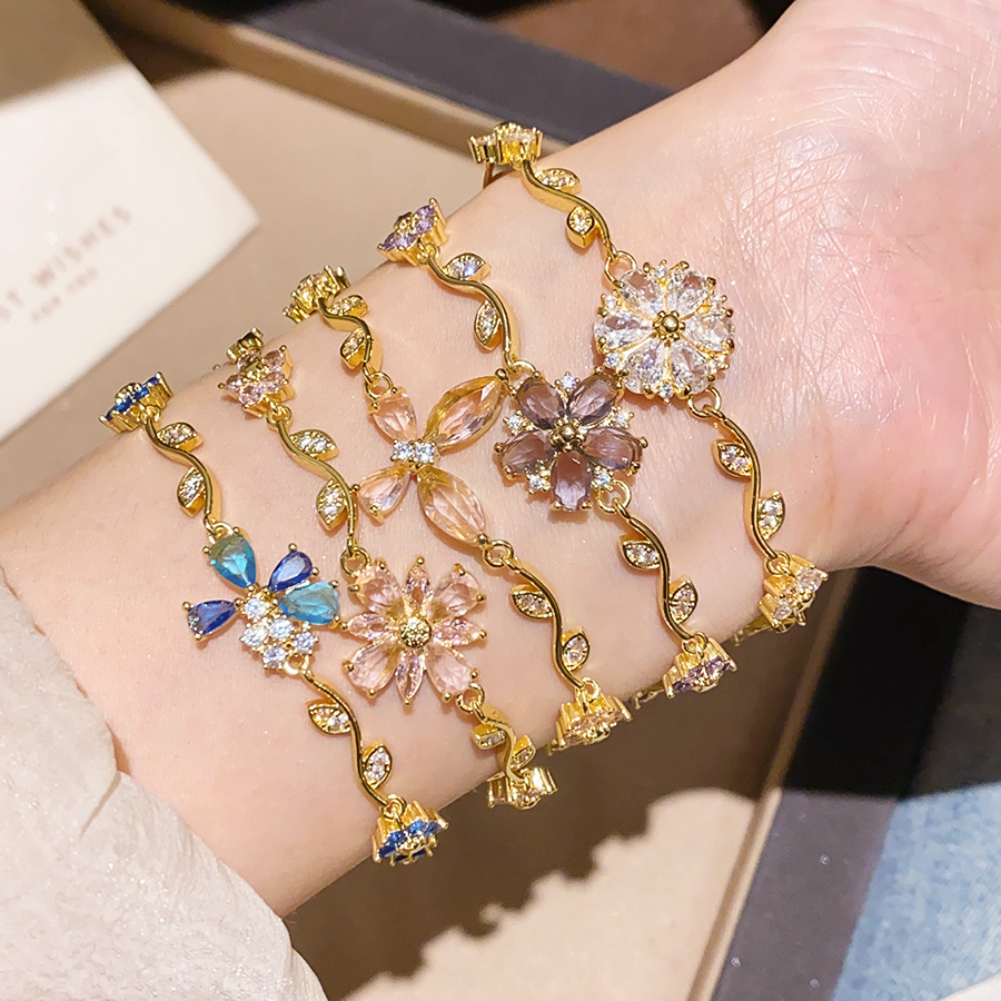 Sweet Flowers Bracelet For Women Featuring Copper Pendant With Zircon Inlay 4