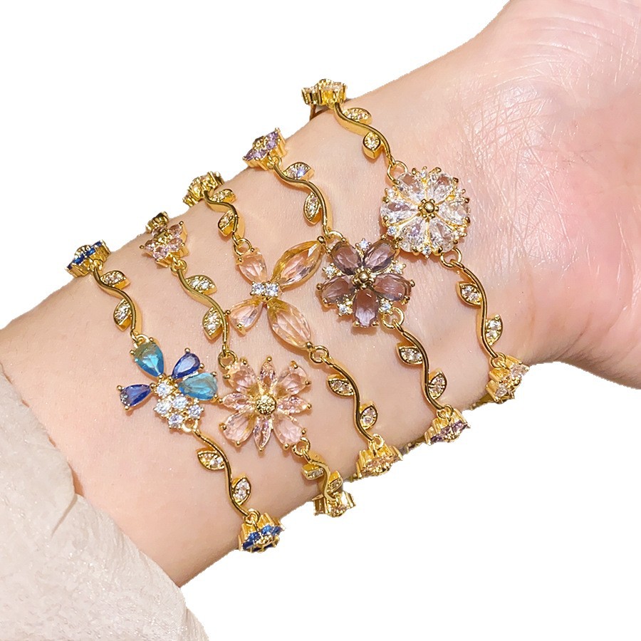 Sweet Flowers Bracelet For Women Featuring Copper Pendant With Zircon Inlay 5