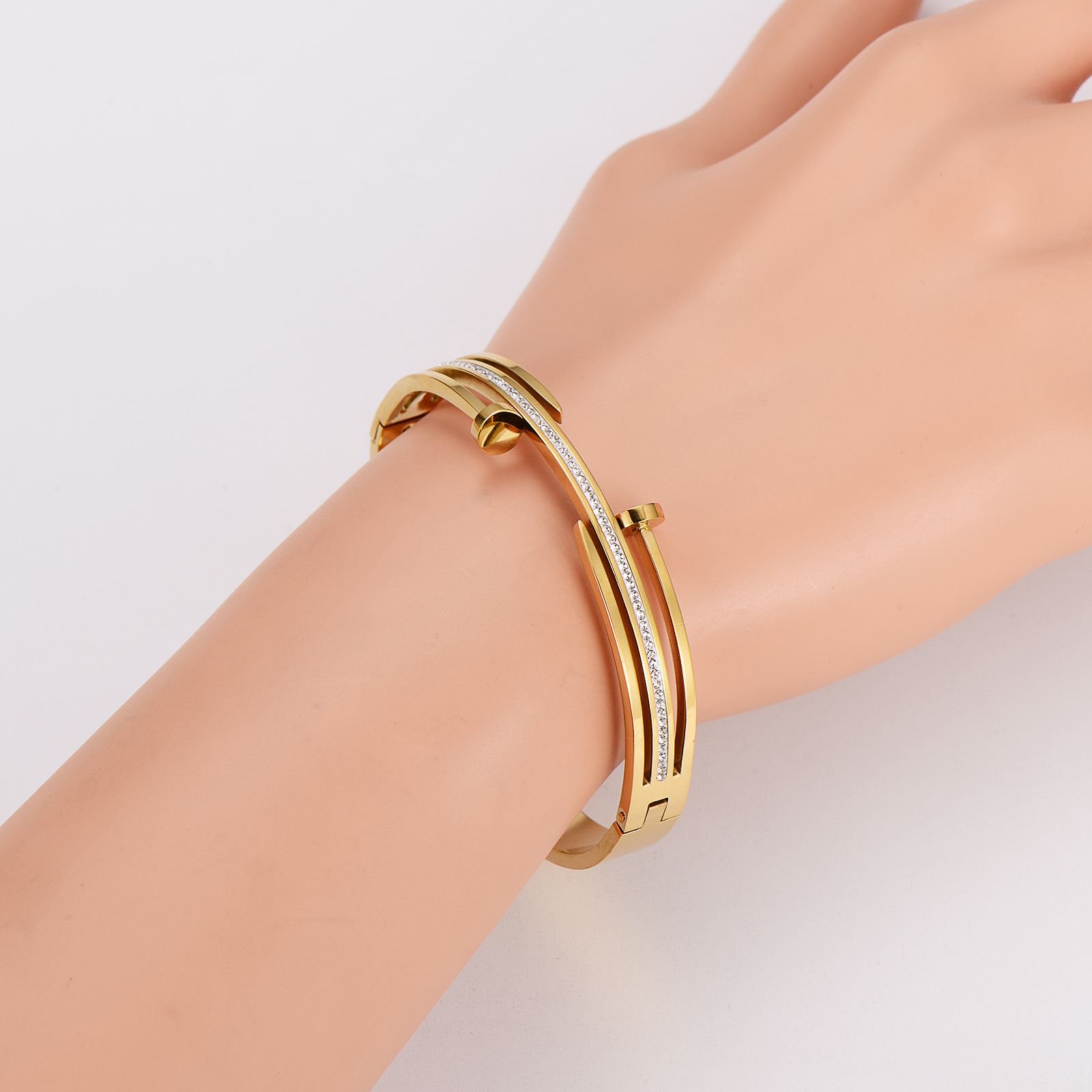 Electroplated T Shape Bangle For Women In 304 Stainless Steel With 18K Gold PVD Coating And Rhinestones Inlay 6
