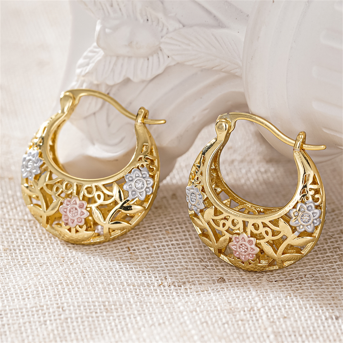Three-dimensional Flowers Earrings For Women With 0.03µm KC Golden Plated Water Plating On Copper 2