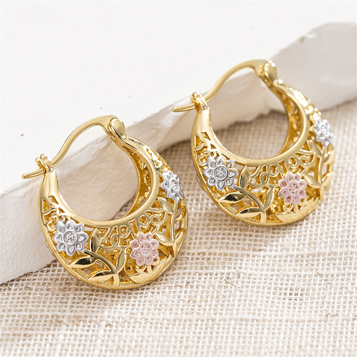 Three-dimensional Flowers Earrings For Women With 0.03µm KC Golden Plated Water Plating On Copper 3