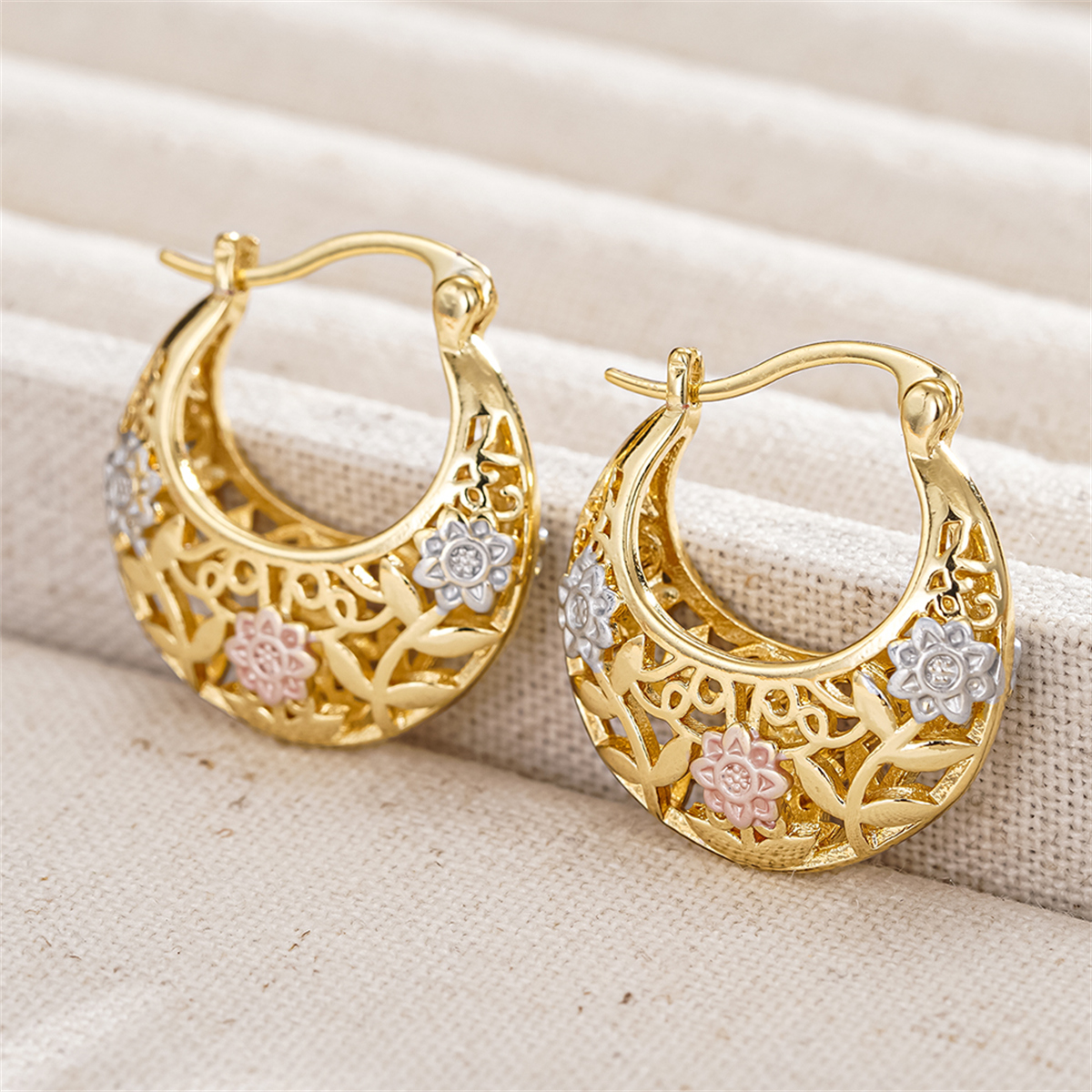 Three-dimensional Flowers Earrings For Women With 0.03µm KC Golden Plated Water Plating On Copper 5