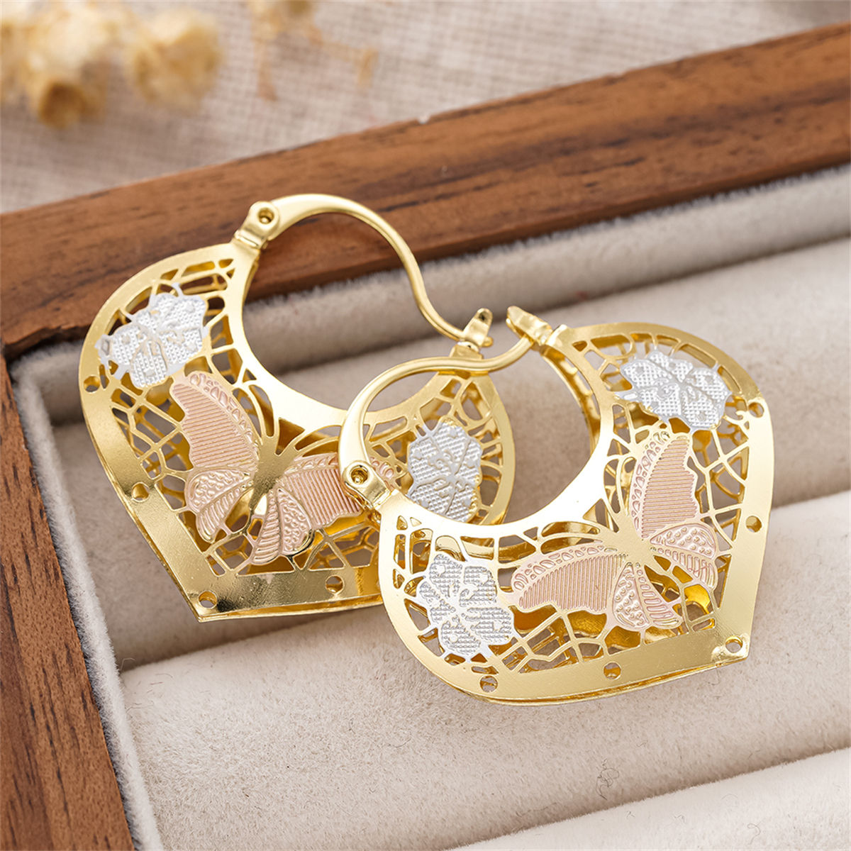 Three-dimensional Flowers Earrings For Women In Copper With KC Golden Water Plating And 0.03µm Thickness 4