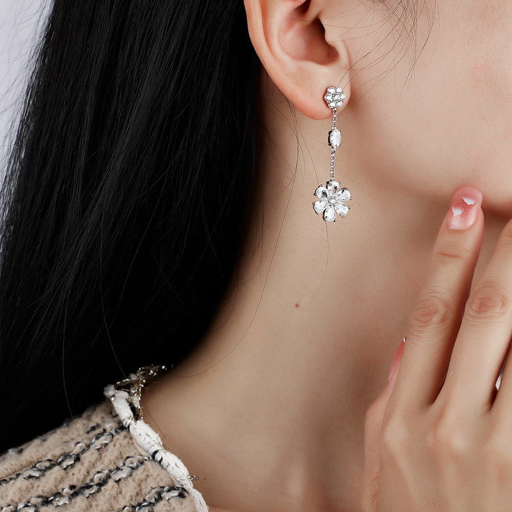 Three-dimensional Flowers Stud Earrings For Women In Copper With Platinum Plated Water Plating And Zircon Inlay 4