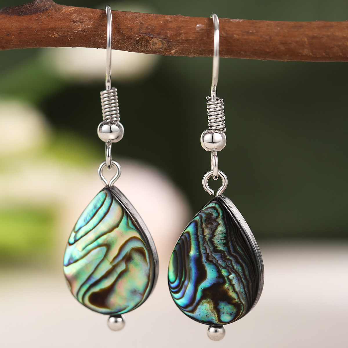 Three-dimensional Geometric Copper Earrings With White K Plated Water Plating And 0.03µm Thick Coating, Drop Earrings 3